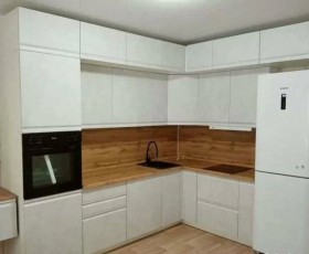 Модульная кухня Бруклин 2.4 x 2 м (Бетон белый) в Горно-Алтайске - gorno-altajsk.katalogmebeli.com | фото 15